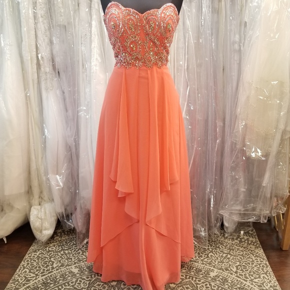 Boutique Dresses & Skirts - Coral Layered Chiffon Dress